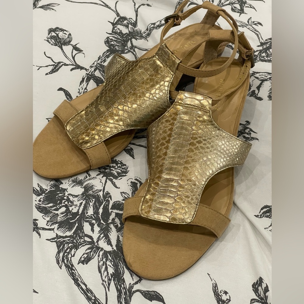 Nine West‎ 8M Gold Metallic Faux Snakeskin Leather “WNCEOLTJ”
